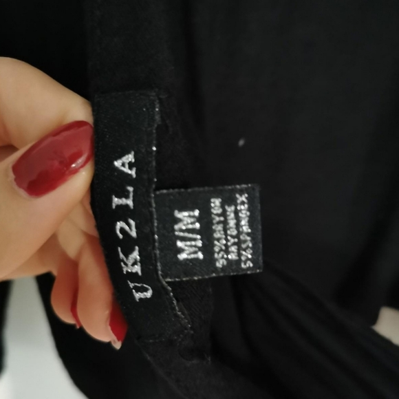 Black cropped shirt - Picture 3 of 3